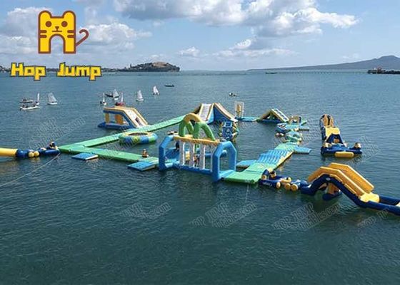 休日の休暇水公園のInflatablesのトランポリンOEM ODM